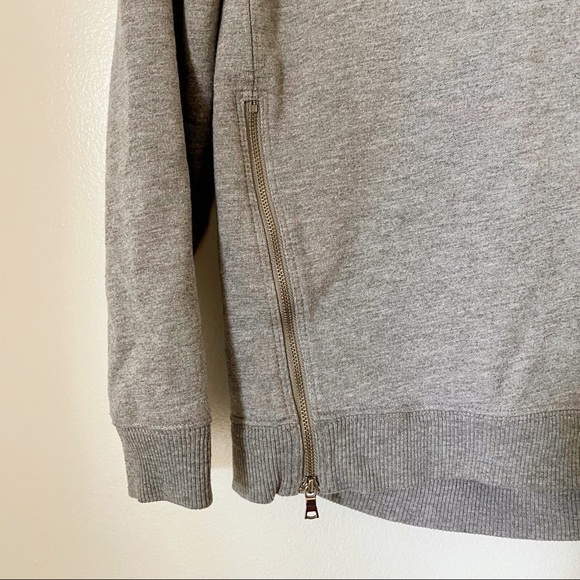 GAP Gray Crewneck Sweater - Picture 7 of 7